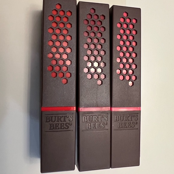 6 Burt’s Bees Lipsticks - Picture 2 of 3